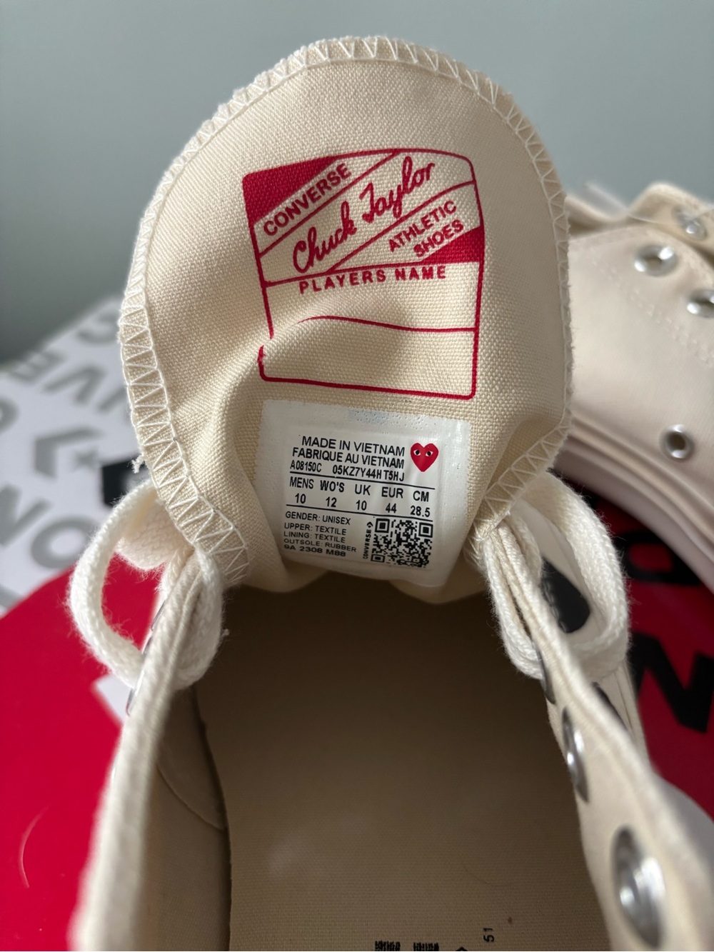 Converse PLAY Comme des Garçons Low Top Sneakers - Cream with Black Hearts - Picture 5 of 5